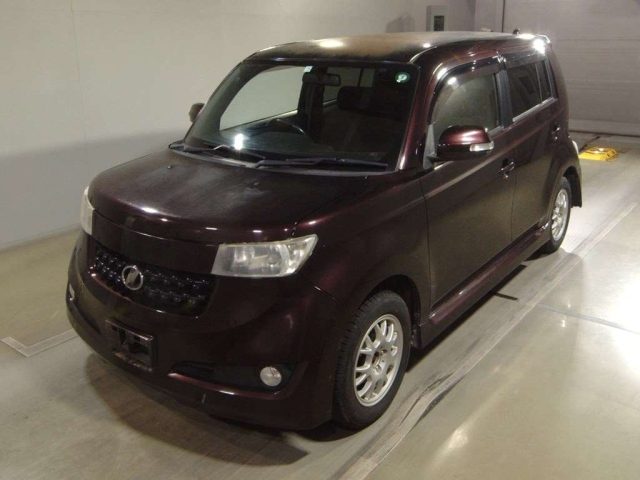 TOYOTA BB 2011