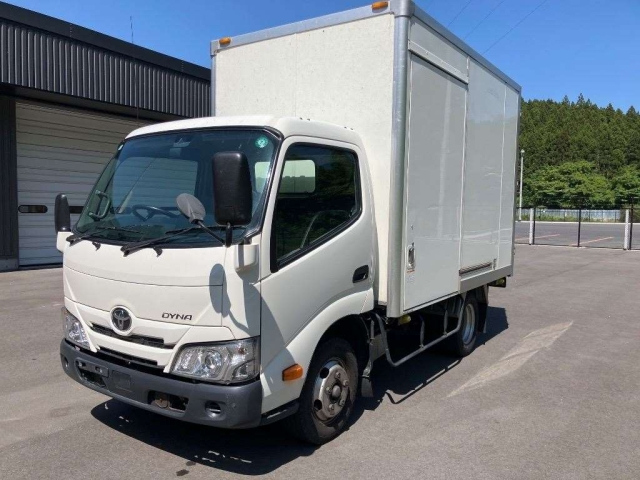 TOYOTA DYNA 2021