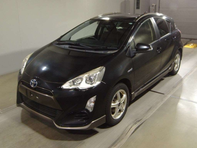 TOYOTA AQUA 2015