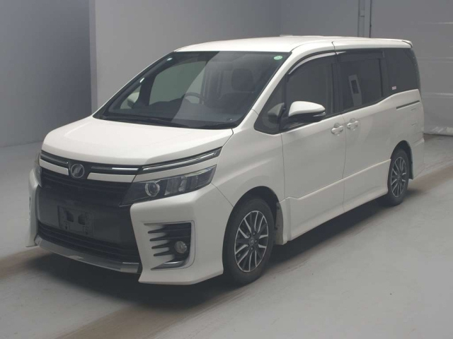 TOYOTA VOXY 2014