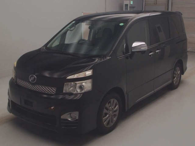 TOYOTA VOXY 2012