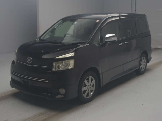 TOYOTA VOXY 2009