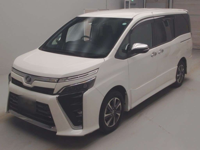 TOYOTA VOXY 2020