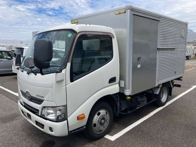 TOYOTA DYNA 2017
