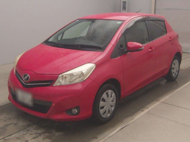 TOYOTA VITZ 2011