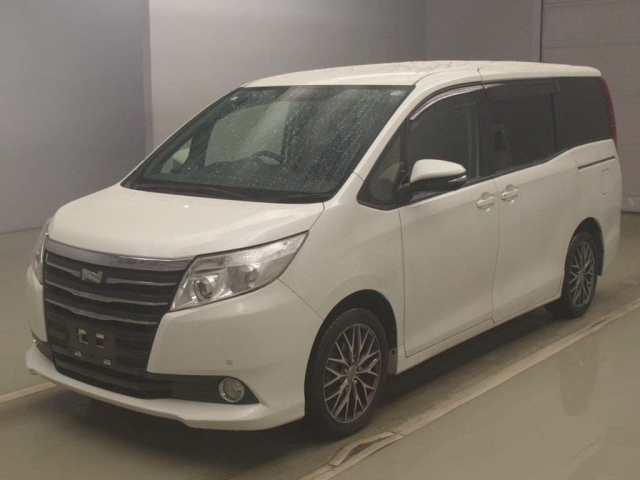 TOYOTA NOAH 2016