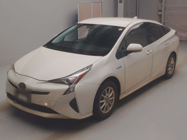 TOYOTA PRIUS 2016