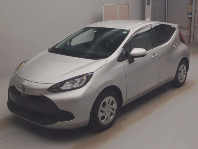 TOYOTA AQUA 2022