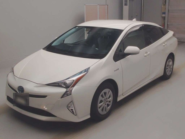 TOYOTA PRIUS 2016