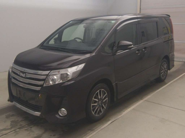 TOYOTA NOAH 2014
