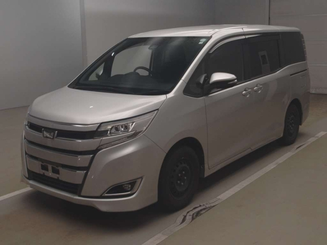 TOYOTA NOAH 2018