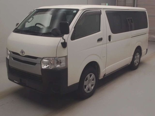 TOYOTA HIACE VAN 2019