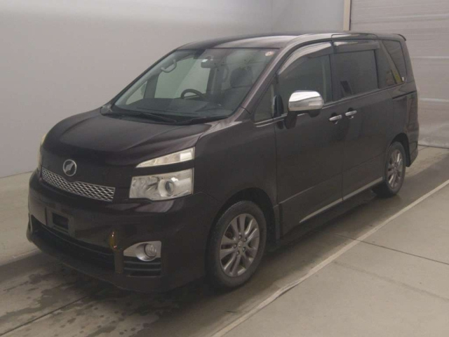 TOYOTA VOXY 2012