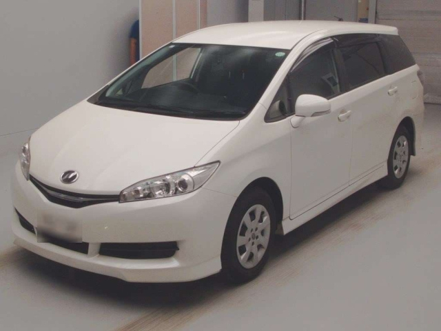 TOYOTA WISH 2013