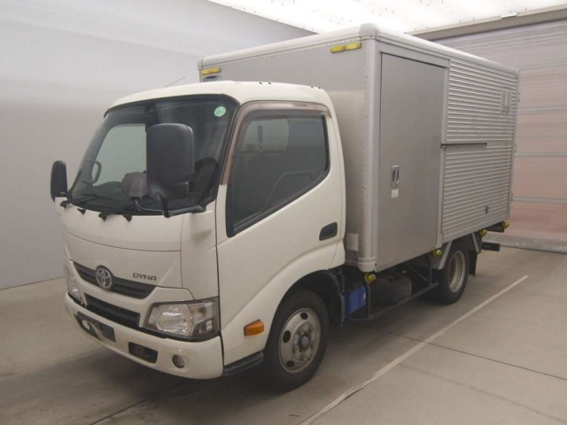 TOYOTA DYNA 2017