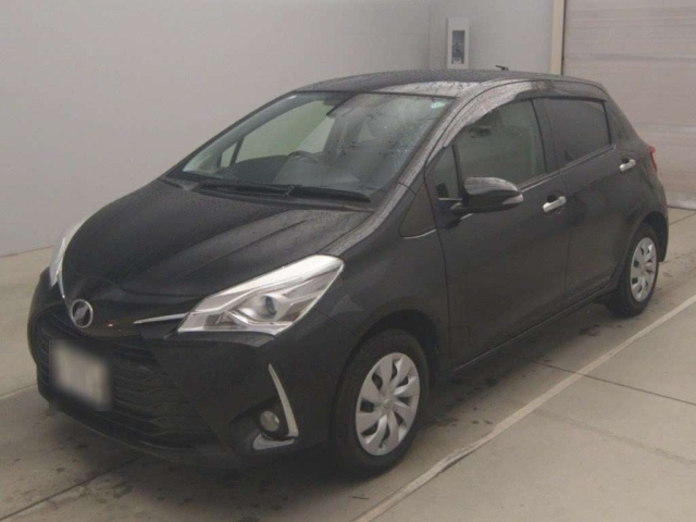 TOYOTA VITZ 2019