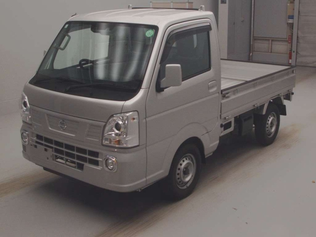 NISSAN CLIPPER TRUCK 2024