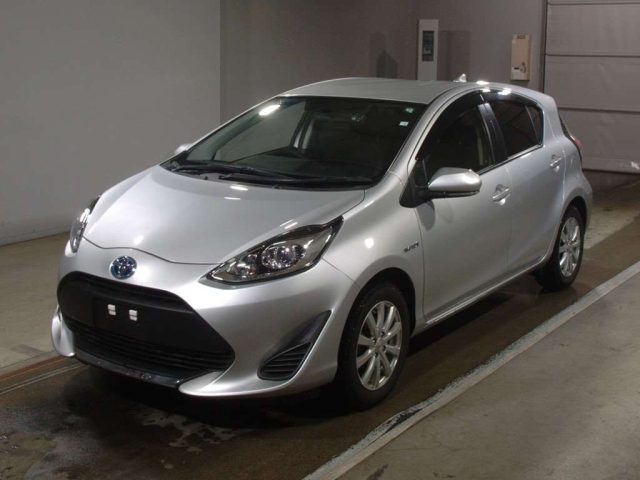 TOYOTA AQUA 2020