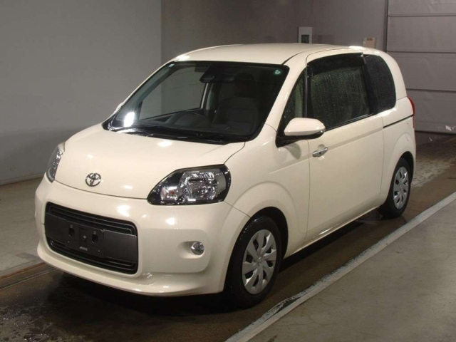 TOYOTA PORTE 2016