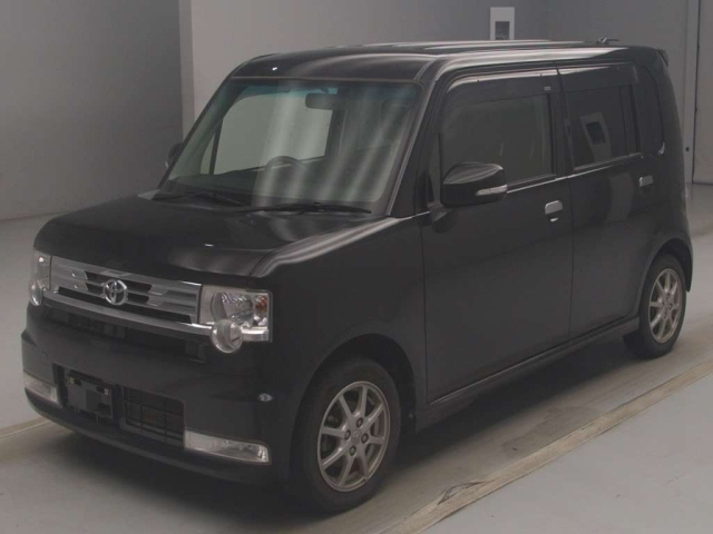 TOYOTA PIXIS SPACE 2016