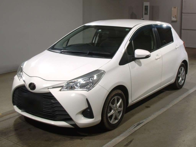 TOYOTA VITZ 2018