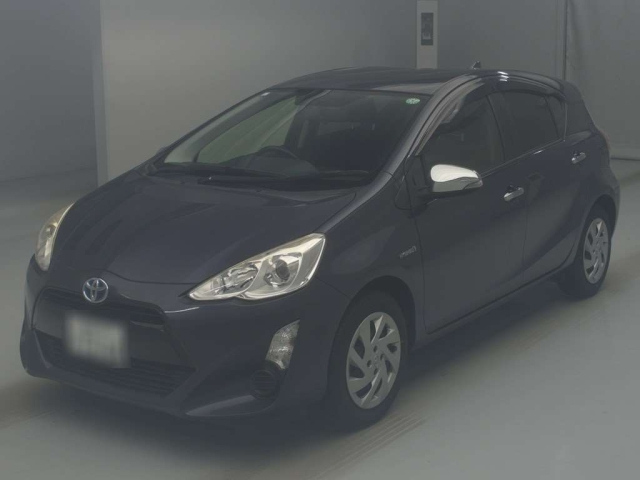 TOYOTA AQUA 2015