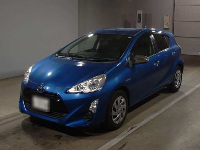 TOYOTA AQUA 2015