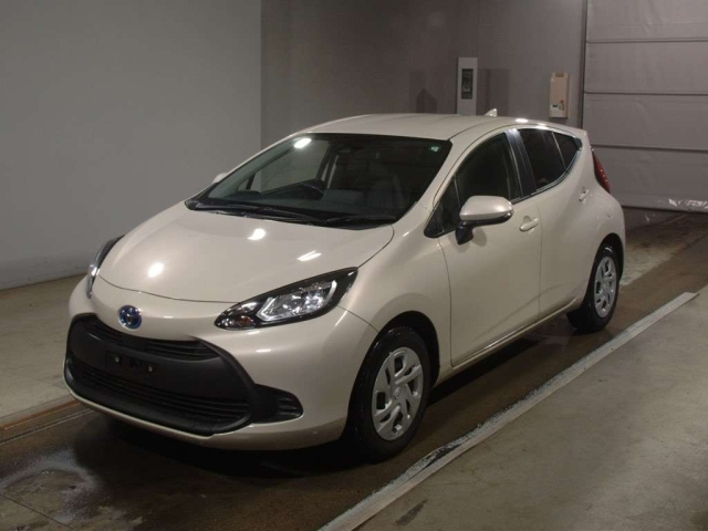 TOYOTA AQUA 2022