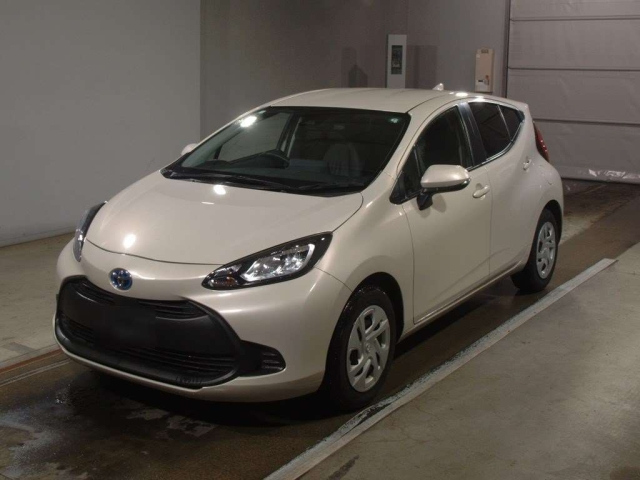 TOYOTA AQUA 2022
