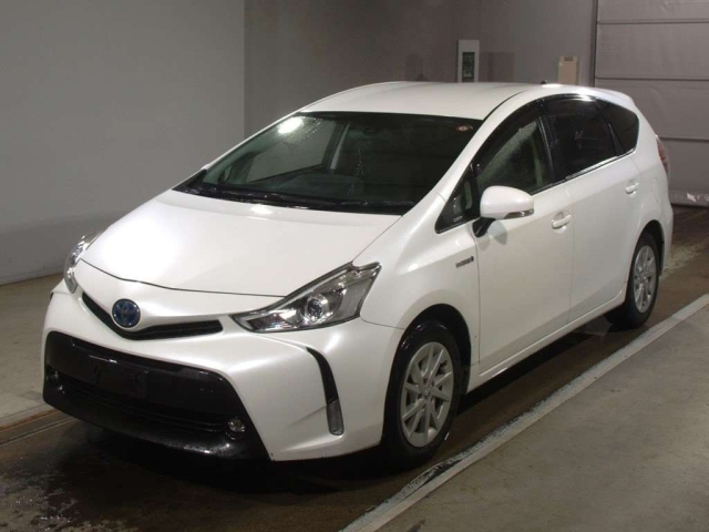 TOYOTA PRIUS ALPHA 2016