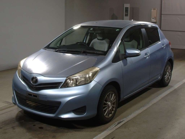TOYOTA VITZ 2011