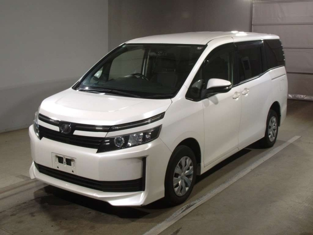 TOYOTA VOXY 2016