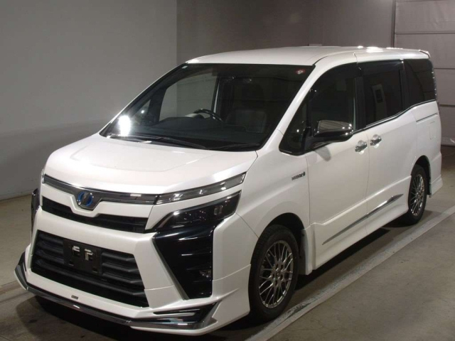 TOYOTA VOXY 2018
