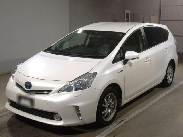 TOYOTA PRIUS ALPHA 2012
