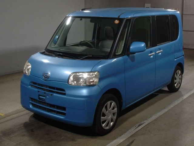 DAIHATSU TANTO 2012