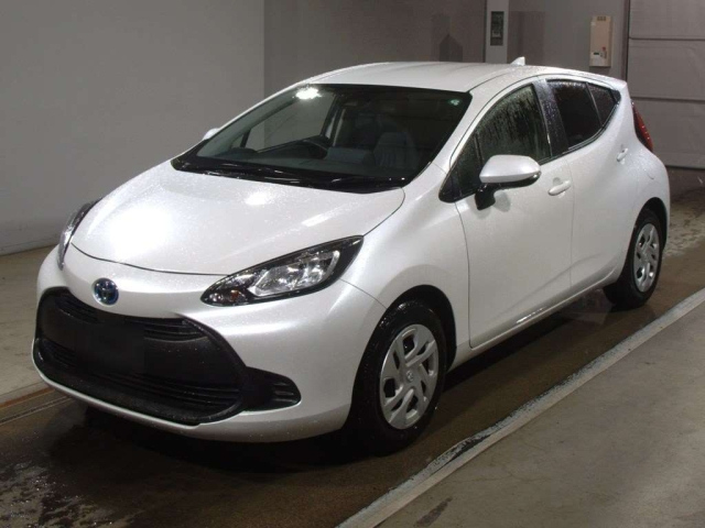 TOYOTA AQUA 2022