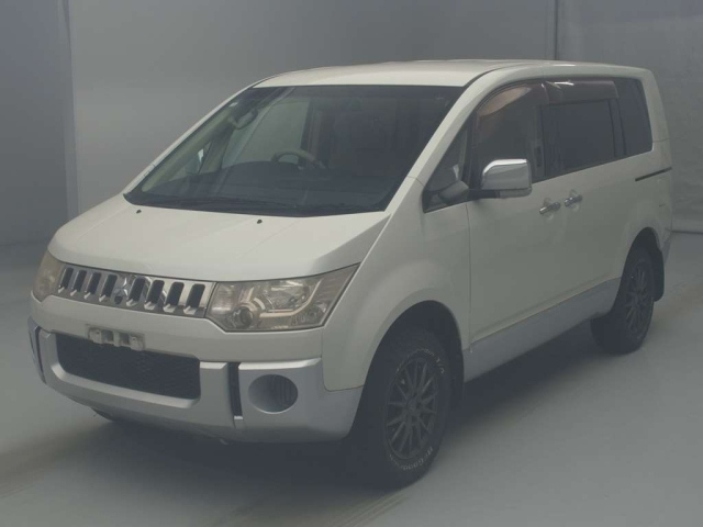 MITSUBISHI DELICA D5 2008