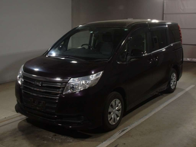 TOYOTA NOAH 2016