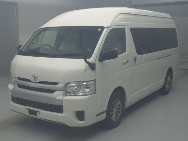 TOYOTA HIACE 2017