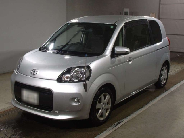 TOYOTA PORTE 2013