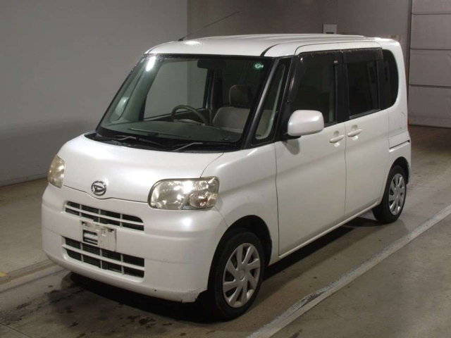 DAIHATSU TANTO 2011