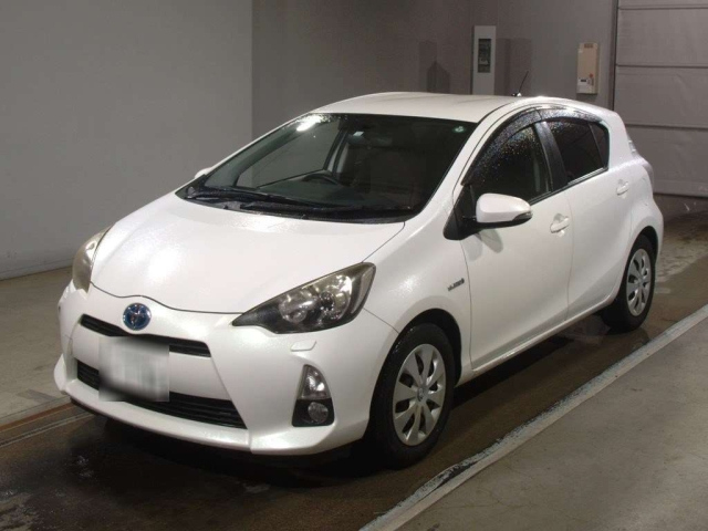 TOYOTA AQUA 2012