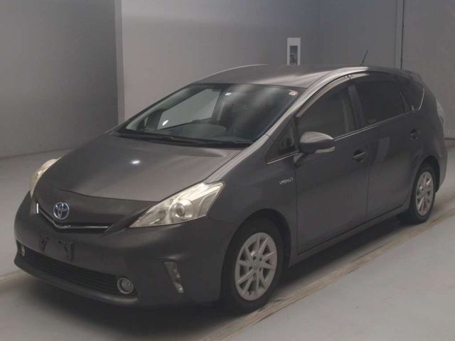 TOYOTA PRIUS ALPHA 2012
