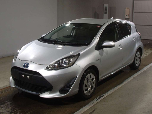 TOYOTA AQUA 2020