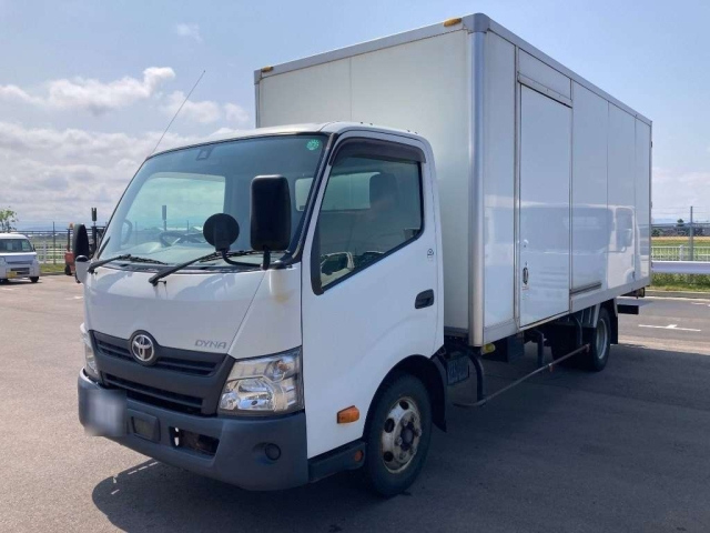 TOYOTA DYNA 2017