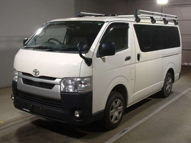 TOYOTA HIACE VAN 2020