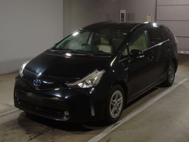 TOYOTA PRIUS ALPHA 2015