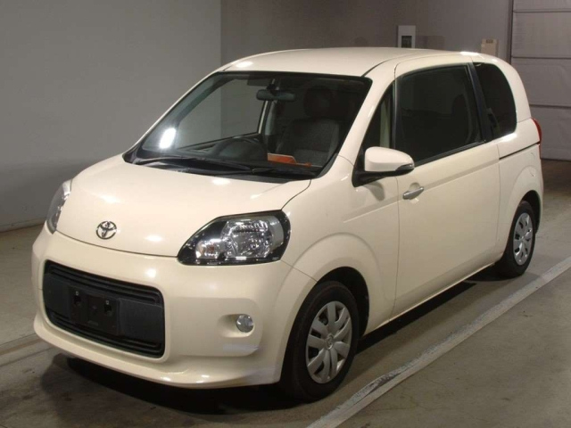 TOYOTA PORTE 2015
