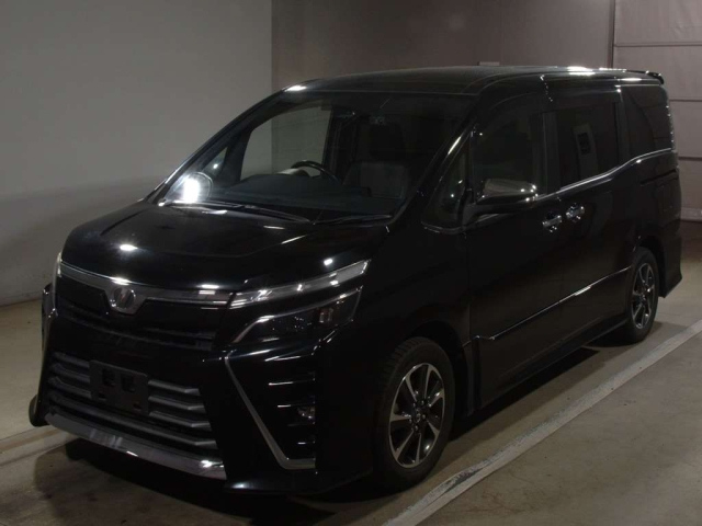 TOYOTA VOXY 2018