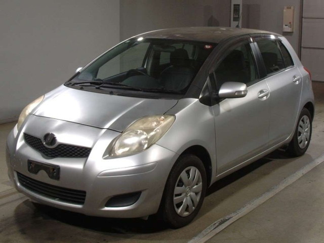 TOYOTA VITZ 2010